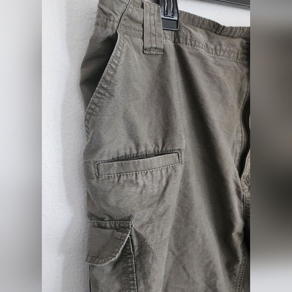 Cabela's Women's Cargo Shorts 7 Pockets Embroidered Logo on Front Pocket Size 18 - Picture 5 of 11